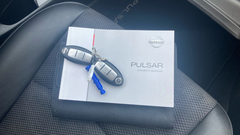 Nissan Pulsar 1.2 DiG-T N-Connecta 5dr Petrol Hatchback